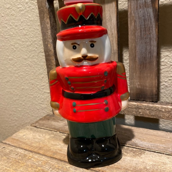 Nutcracker Soap Dispenser, Christmas Nutcracker Soap Dispenser, Soap Dispenser - Picture 14 of 16